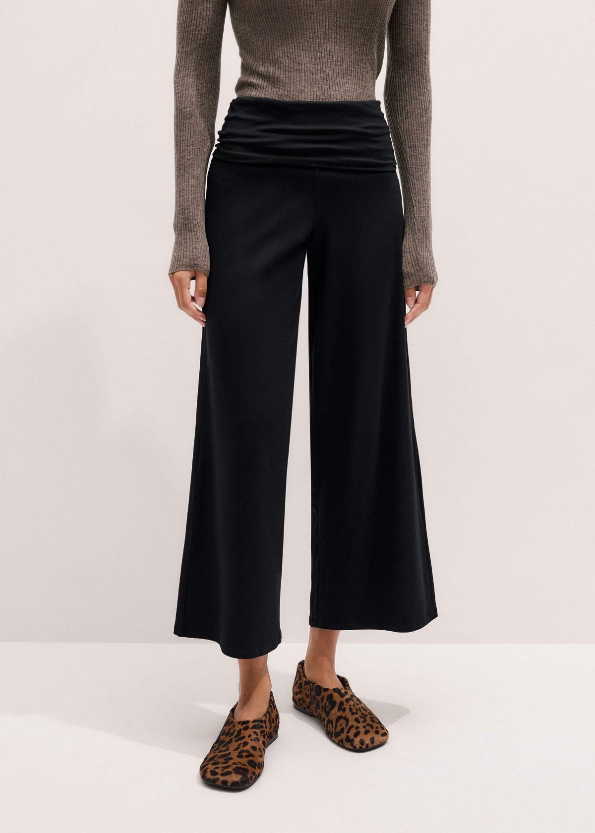 ME+EM Clothing Black Icon Crop Palazzo Pant